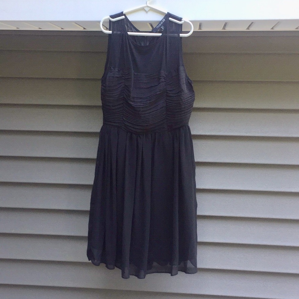 Black sleeveless dress